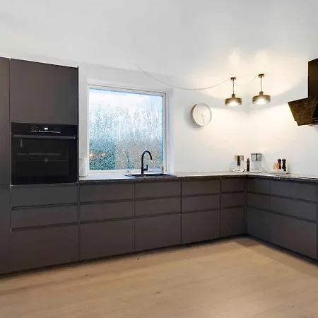 Beautiful Newly Renovated Summer House By The Sea Hébergement de vacances