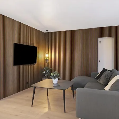 Beautiful Newly Renovated Summer House By The Sea