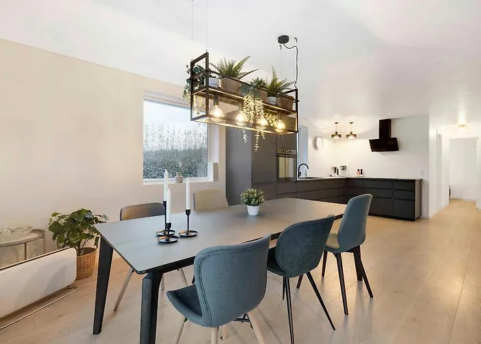 Дом отдыха Beautiful Newly Renovated Summer House By The Sea